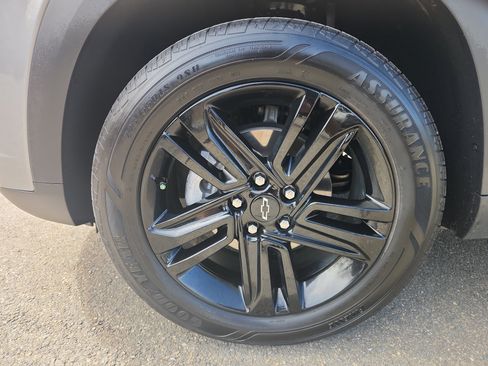 Used 2024 Chevrolet Trax ACTIV w/ Sunroof Package image 52