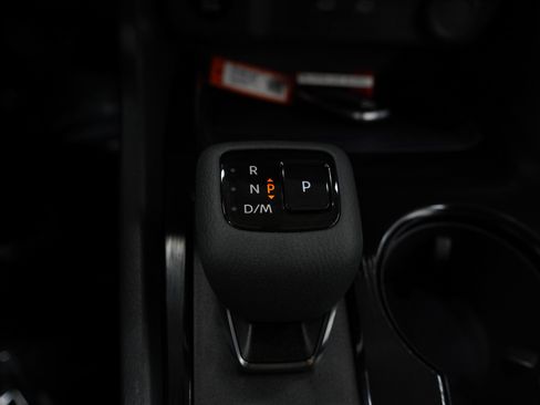 Used 2025 Nissan Rogue SV AWD/4WD image 24