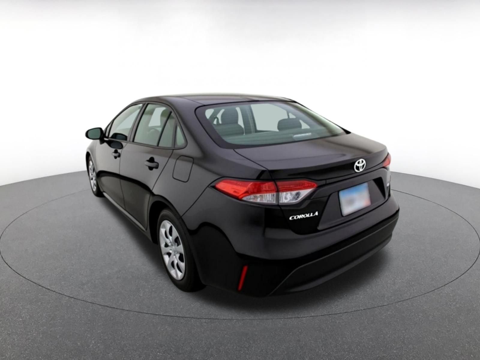 Used 2025 Toyota Corolla LE FWD image 6