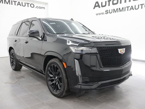 Used 2021 Cadillac Escalade Sport Platinum AWD/4WD image 2