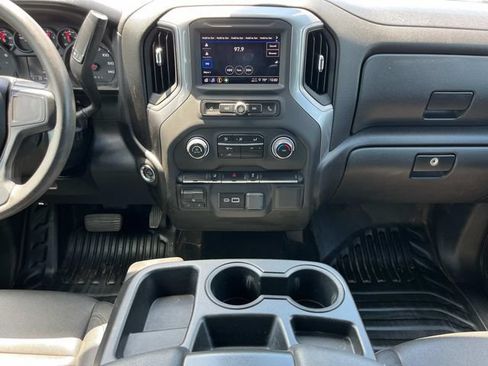 Used 2025 Chevrolet Silverado 2500 W/T AWD/4WD image 19