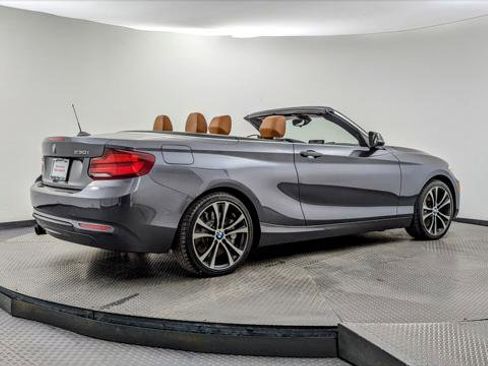 Used 2021 BMW 230i Convertible w/ Premium Package image 7