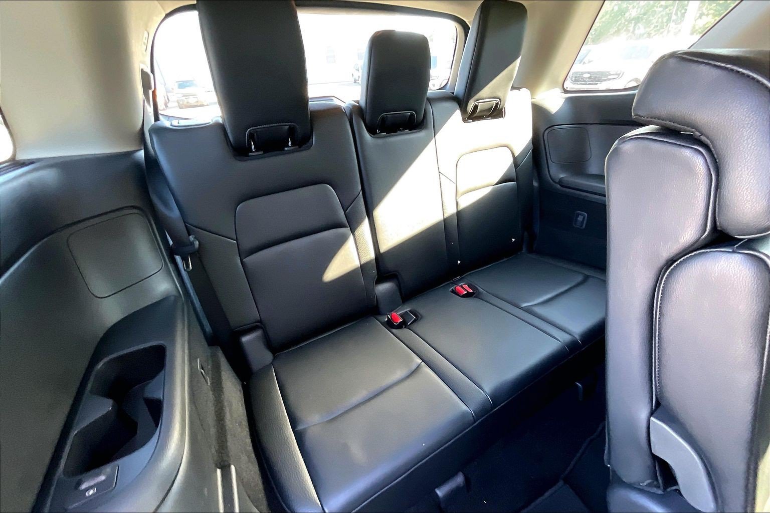 Used 2024 Nissan Pathfinder SL AWD/4WD image 28