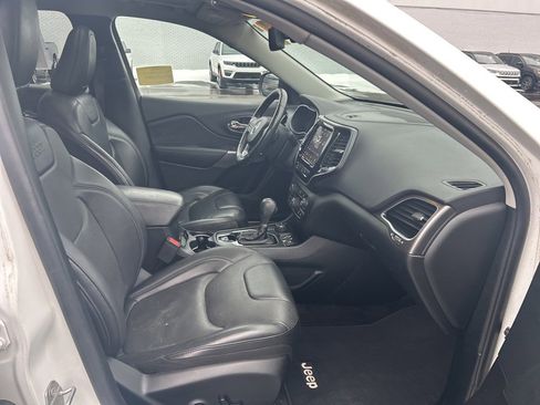 Used 2019 Jeep Cherokee Limited w/ Technology Group image 19