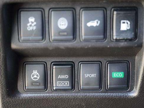 Used 2018 Nissan Rogue SL image 19