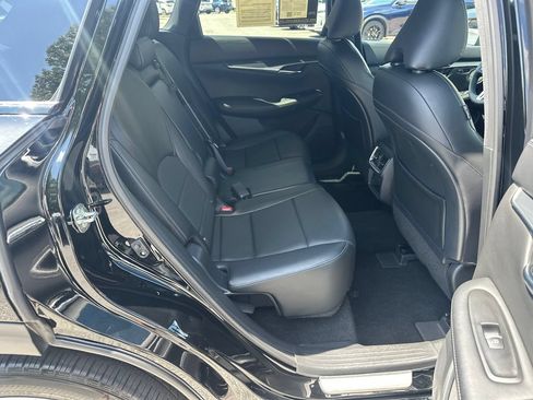 Used 2023 INFINITI QX50 Sport FWD image 13