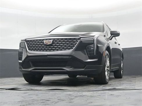 Used 2024 Cadillac XT4 Premium Luxury image 45