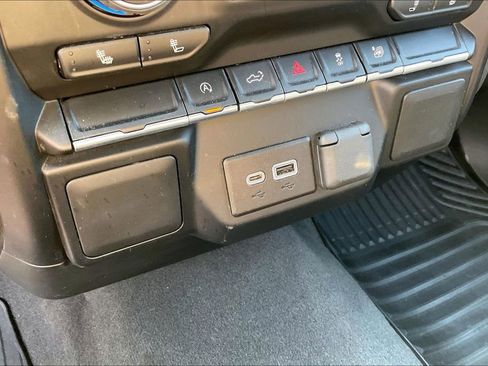 Used 2022 Chevrolet Silverado 1500 LT AWD/4WD image 30