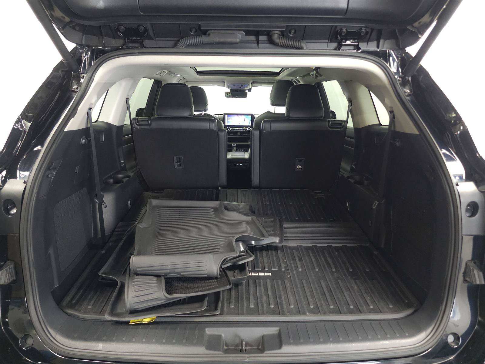 Used 2024 Toyota Highlander Platinum AWD/4WD image 12