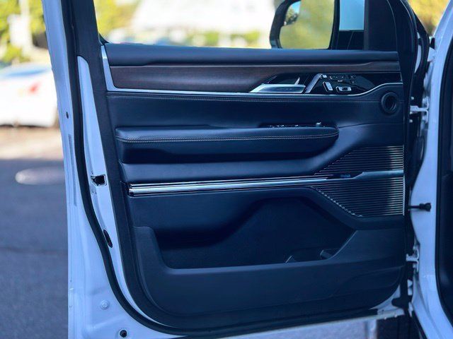 Used 2022 Jeep Grand Wagoneer Series II w/ Convenience Group III AWD/4WD image 10