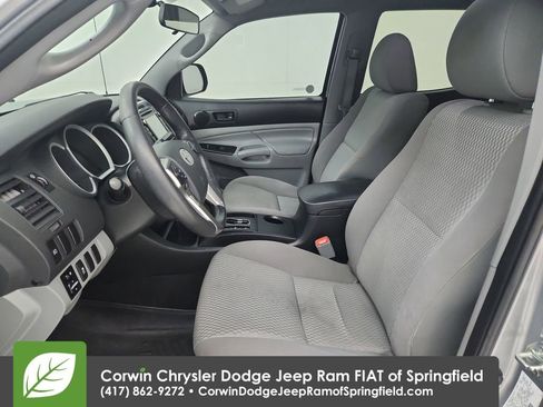 Used 2014 Toyota Tacoma PreRunner image 19