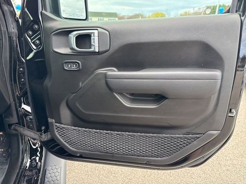 Used 2024 Jeep Wrangler Unlimited Sport AWD/4WD image 30