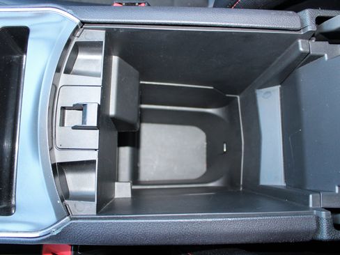 Used 2024 Ford Edge ST-Line image 24