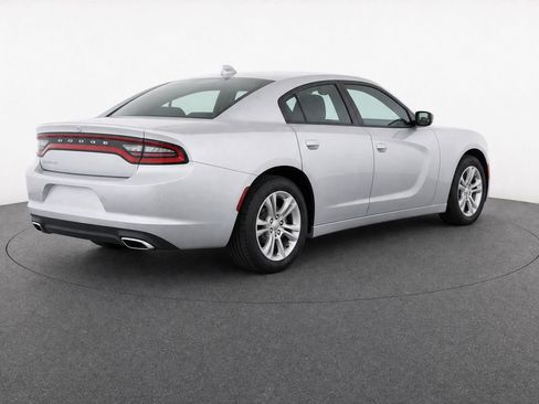 Used 2023 Dodge Charger SXT RWD image 4