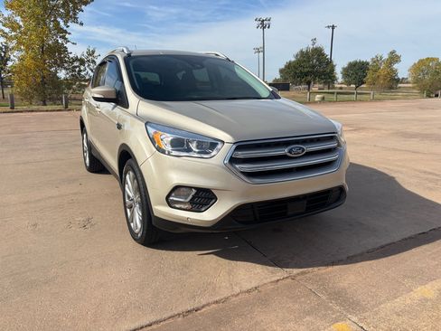 Used 2018 Ford Escape Titanium w/ Ford Safe & Smart Package image 31