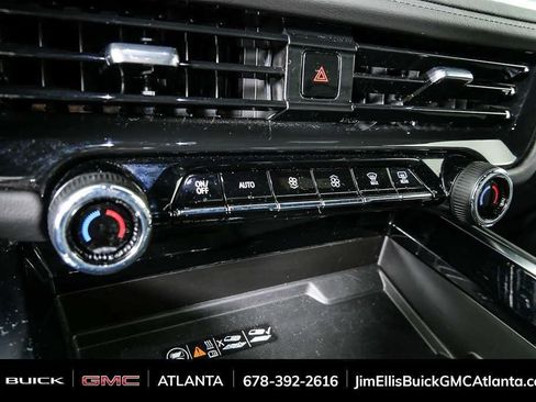 Used 2025 Chevrolet Tahoe LT AWD/4WD image 16