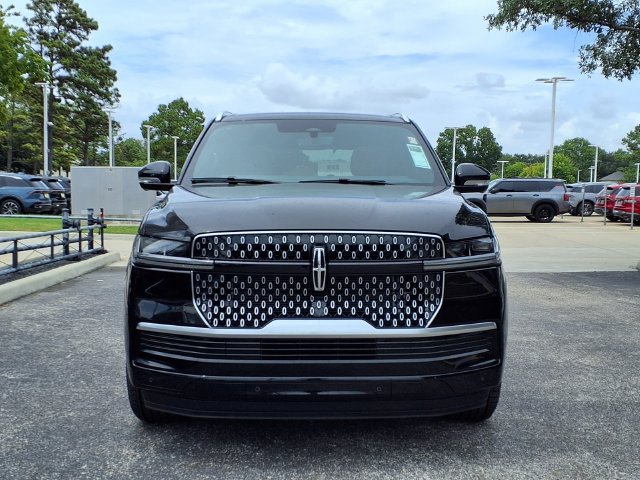 New 2026 Lincoln Navigator Reserve AWD/4WD image 3