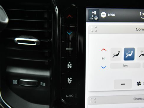 Used 2024 RAM 2500 Laramie image 29