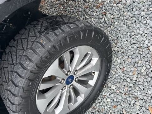 Used 2019 Ford F150 Lariat image 8