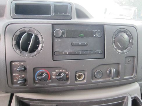 Used 2010 Ford E-250 and Econoline 250 RWD image 12