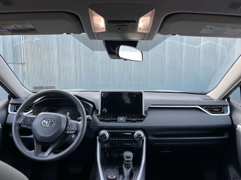Used 2025 Toyota RAV4 LE image 32