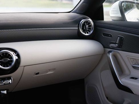 Used 2025 Mercedes-Benz CLA 250 4MATIC image 33