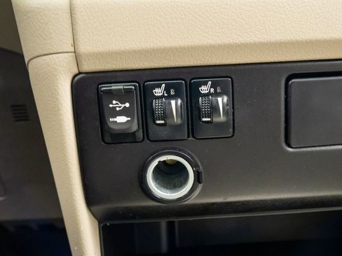 Used 2015 Toyota Sienna XLE image 24