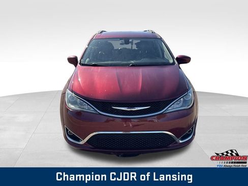 Used 2018 Chrysler Pacifica Touring-L Plus w/ Tire & Wheel Group image 16