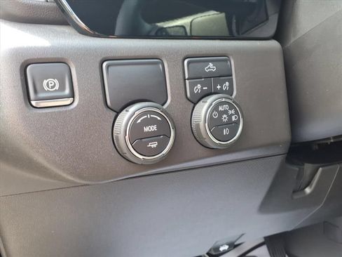 Used 2025 Chevrolet Silverado 1500 RST RWD image 18