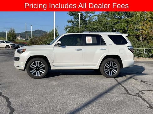 Used 2024 Toyota 4Runner Limited AWD/4WD image 2