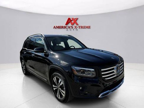 Used 2025 Mercedes-Benz GLB 250 image 8