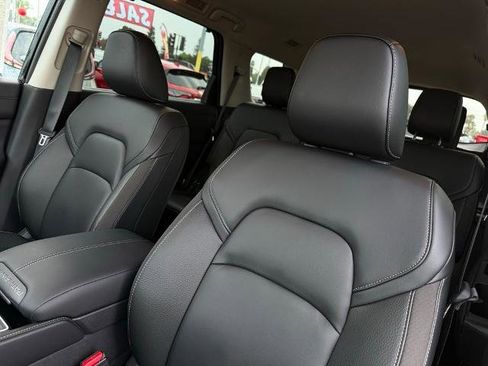 New 2025 Nissan Pathfinder SL image 15