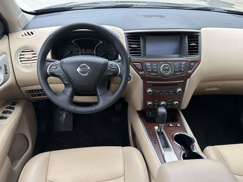 Used 2019 Nissan Pathfinder Platinum w/ Cargo Package FWD image 28