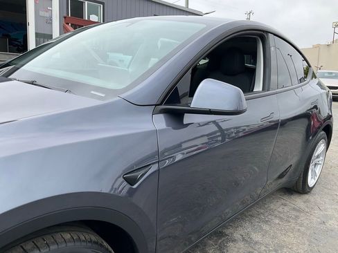 Used 2023 Tesla Model Y 2WD image 94
