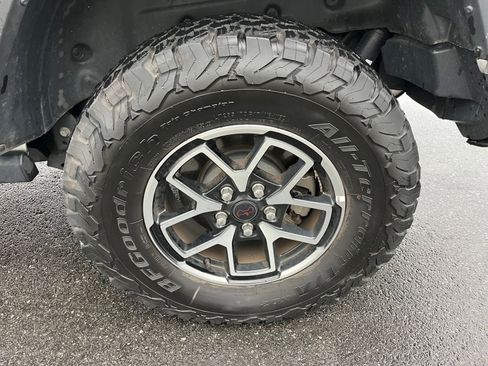 Used 2025 Jeep Wrangler Unlimited Rubicon image 29