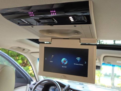 Used 2017 Cadillac Escalade Luxury AWD/4WD image 51