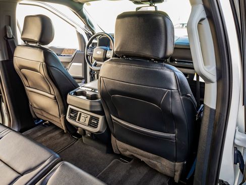 Used 2023 Ford F250 Lariat w/ Lariat Ultimate Package image 32