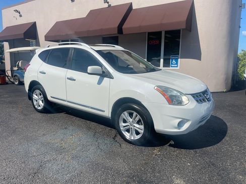 Used 2012 Nissan Rogue SV w/ Premium Pkg image 3