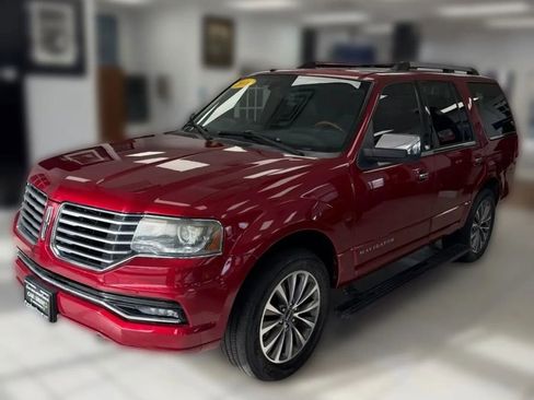 Used 2016 Lincoln Navigator Select image 2