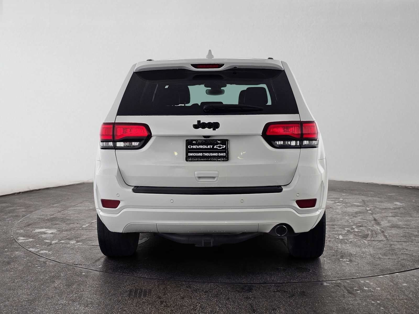 Used 2020 Jeep Grand Cherokee Altitude RWD image 4