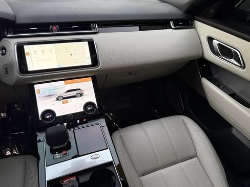 Used 2021 Land Rover Range Rover Velar R-Dynamic S image 19