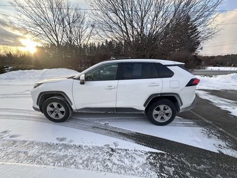 Used 2023 Toyota RAV4 XLE image 6
