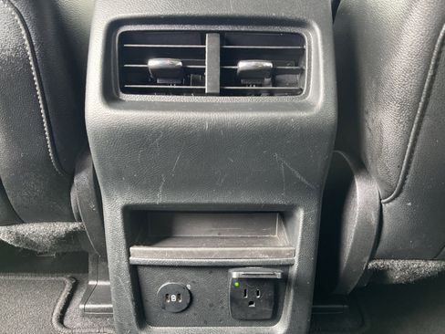 Used 2024 Ford Edge Titanium image 42