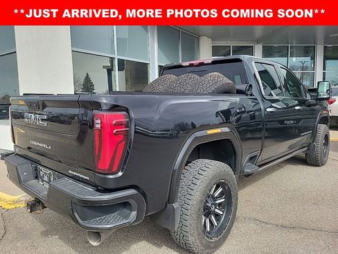 Used 2024 GMC Sierra 3500 Denali Ultimate image 3