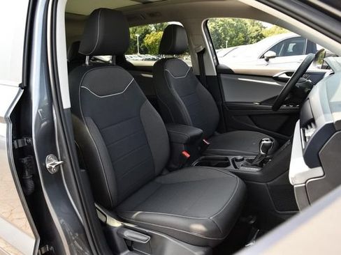 Used 2024 Volkswagen Taos SE w/ Panoramic Sunroof Package AWD/4WD image 21