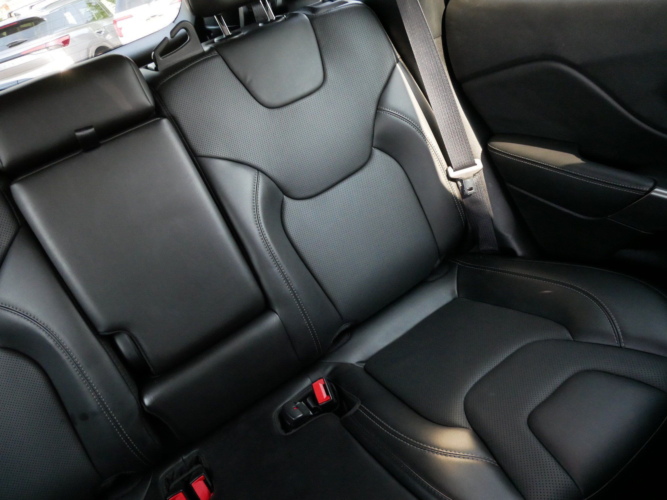 Used 2020 Jeep Cherokee Limited AWD/4WD image 14