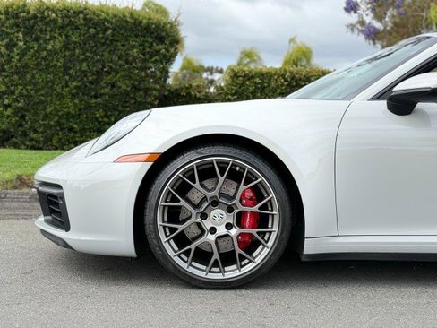 Used 2021 Porsche 911 AWD/4WD image 3