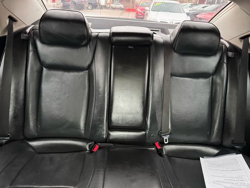 Used 2016 Chrysler 300 C image 15