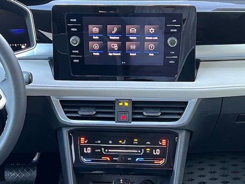 New 2025 Volkswagen Taos SE image 20