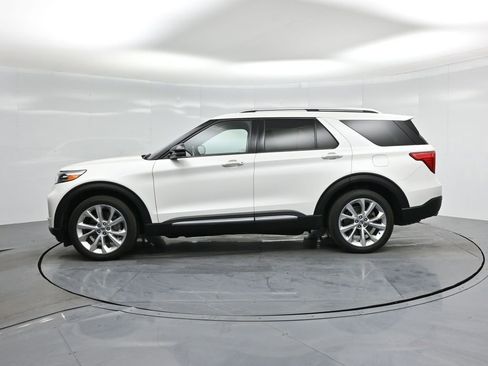 Certified 2022 Ford Explorer Platinum w/ Technology Package image 31